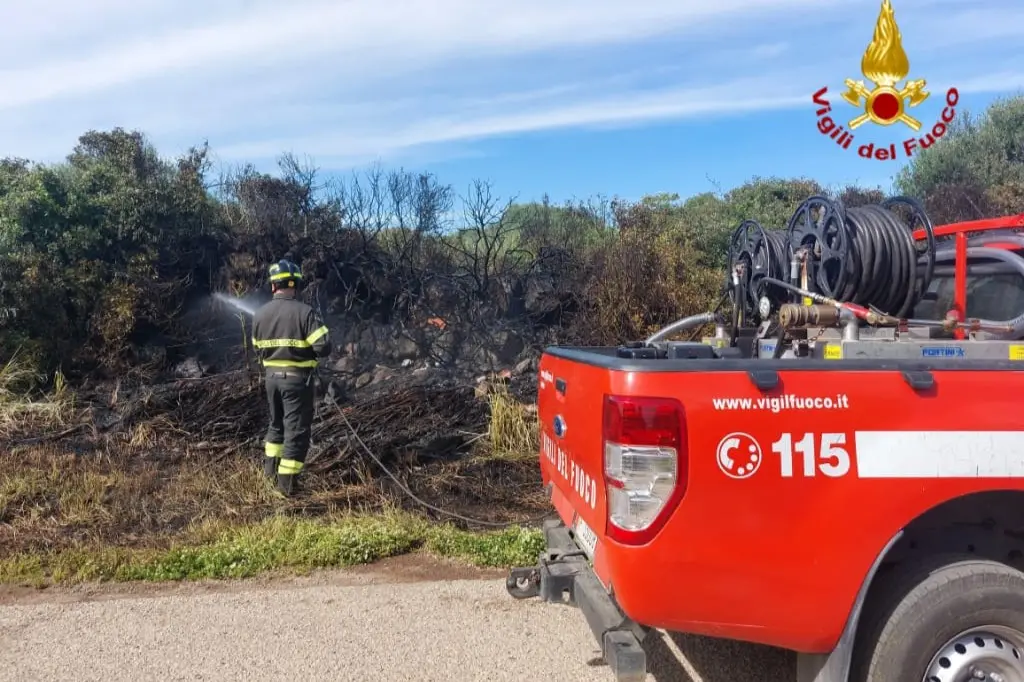 Uno degli interventi dei vigili del fuoco di Oristano