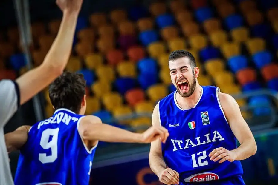 Lorenzo Bucarelli in azzurro