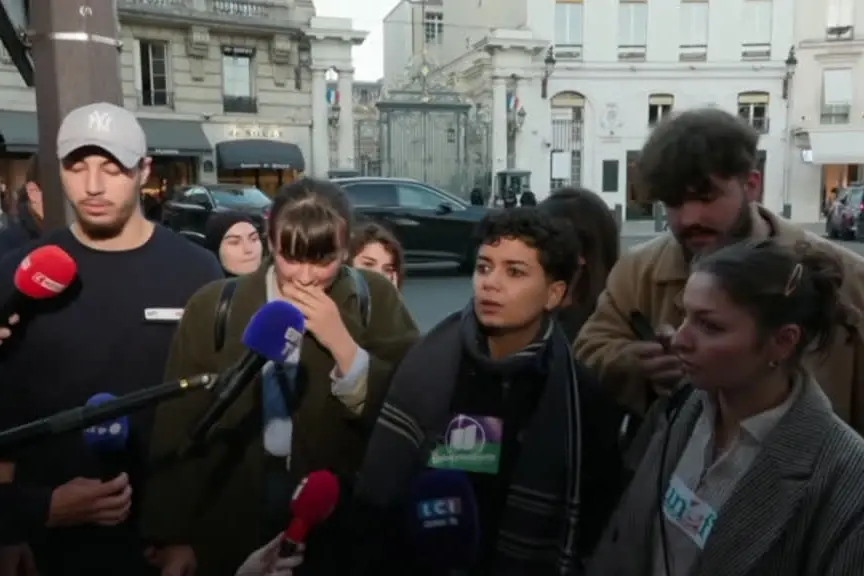 Francia, studenti: ministro Interno nega le violenze sui manifestanti