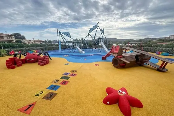 Arzachena, il restyling del parco giochi di Riva Azzurra