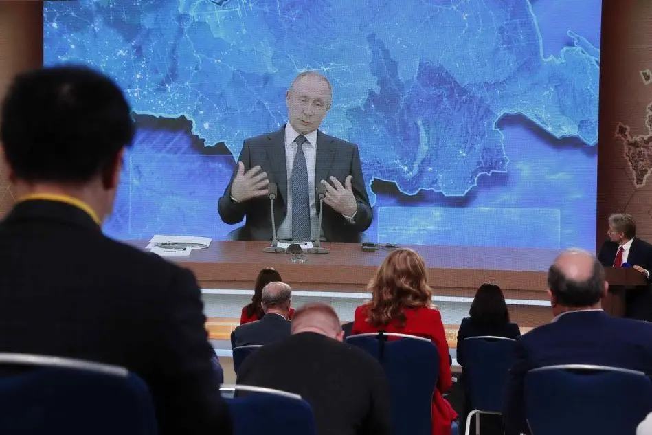 Il presidente Putin durante la conferenza (foto Ansa/Epa)