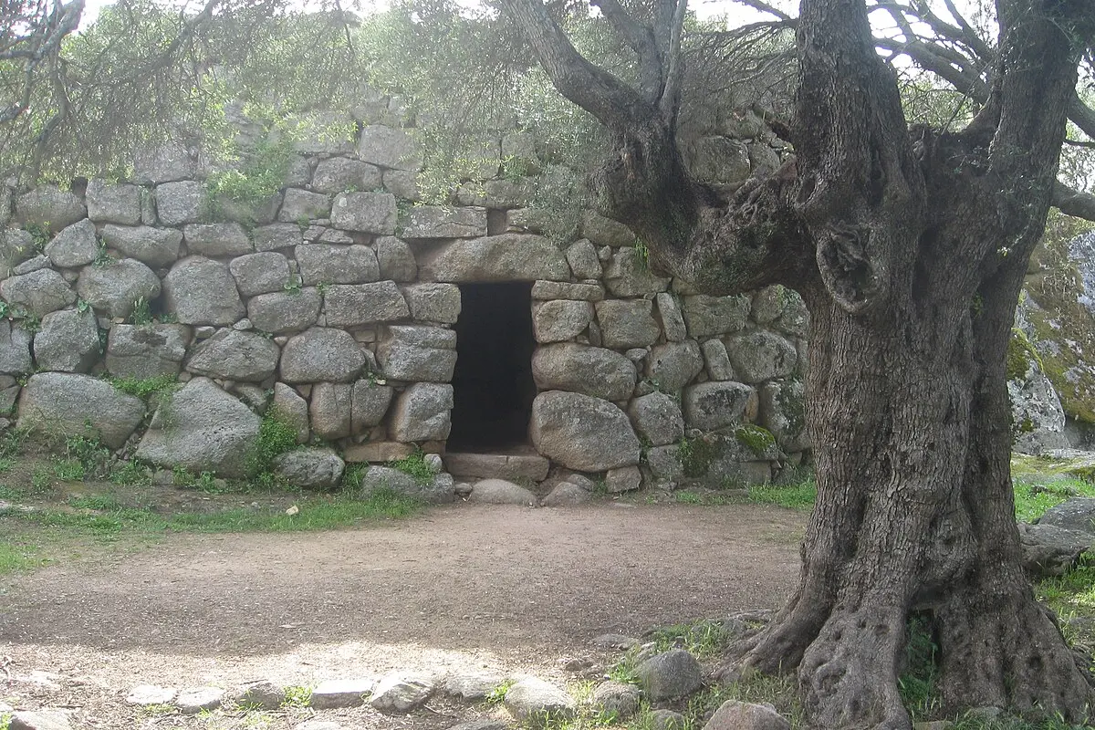 Il nuraghe Albucciu alle porte di Arzachena