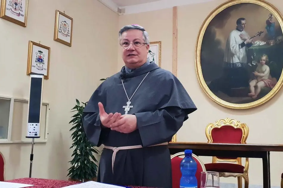 Il vescovo di Ales, padre Roberto Carboni (foto Antonio Pintori)