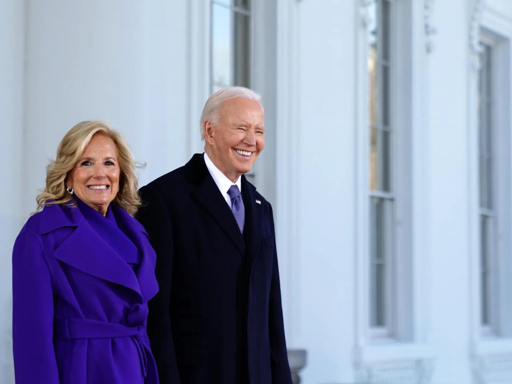 Joe Biden e la moglie Jill (Ansa-Epa)