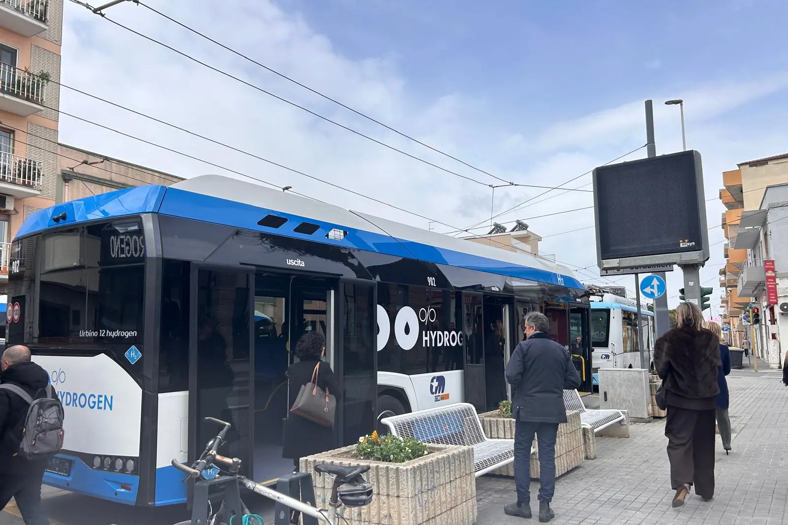 Primi bus a idrogeno nell’Isola, il Ctm: “Un altro passo verso un trasporto sempre più sostenibile”