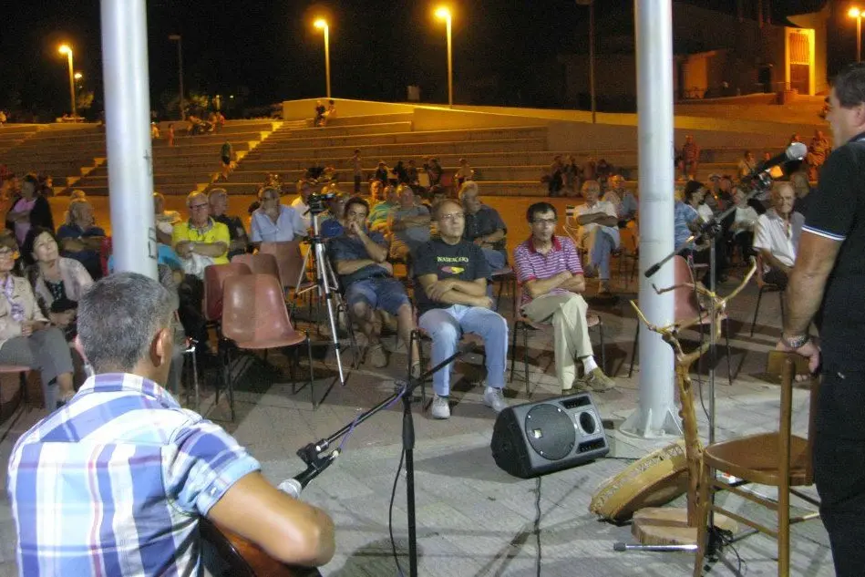 Cantadoris in piazza Sant'Isidoro a Sinnai