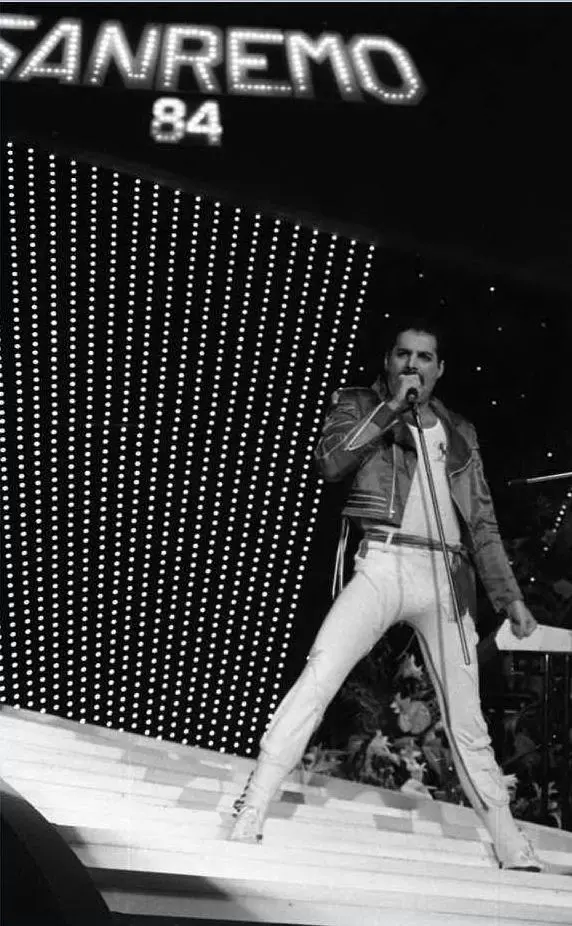 L'esibizione dei Queen al Festival di Sanremo del 1984 (Ansa)