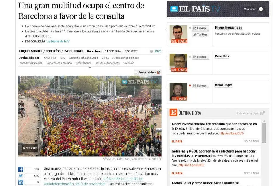 La folla a Barcellona nella foto pubblicata da El Pais