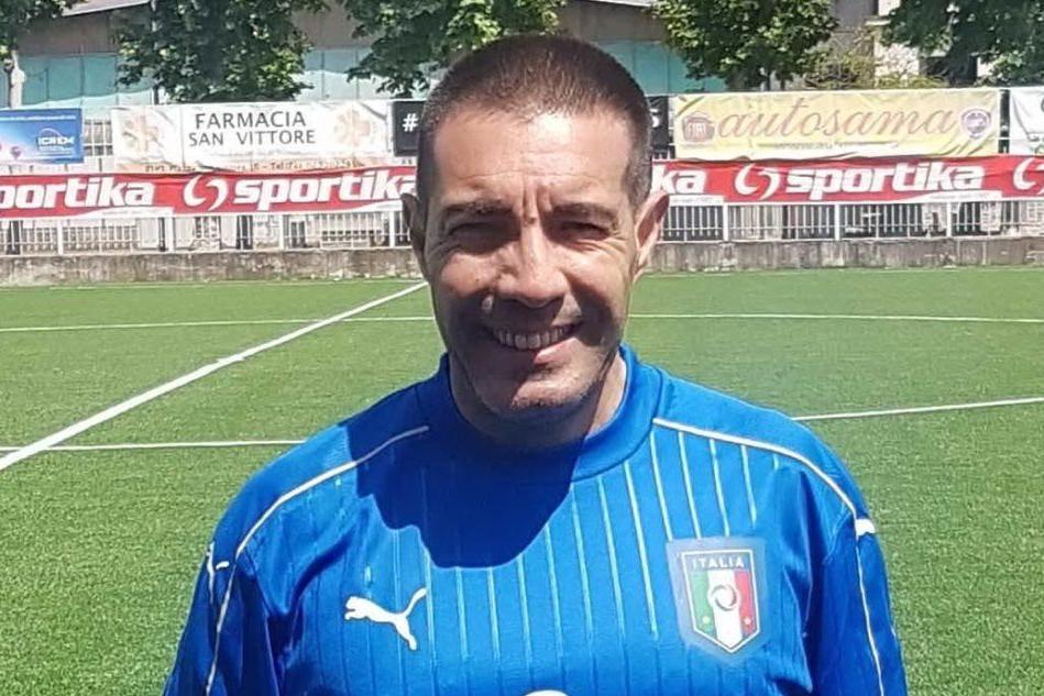 Don Walter Onano, 52 anni, capitano e centrocampista della selecao sacerdoti (foto Melis)