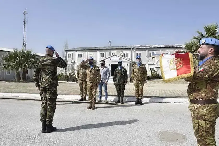 La cerimonia di avvicendamento (foto ufficio stampa ministero della Difesa)