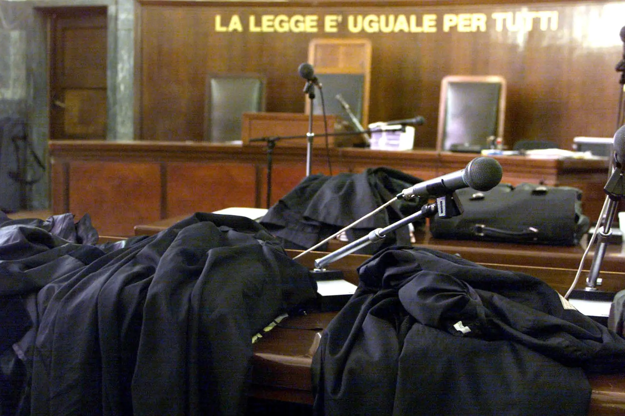 Un'immagine di archivio mostra alcune toghe al Palazzo di Giustizia di Milano