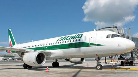 Alitalia cuts flights, Sardinians are isolated: “Excluded from competitions in Rome”