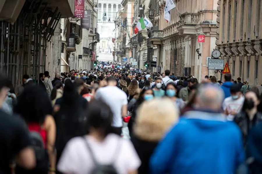 Folla a Roma (Ansa - Percossi)