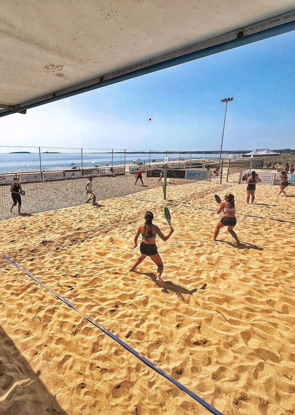 Un’estate a tutto sport: danza, wingfoil e beach tennis
