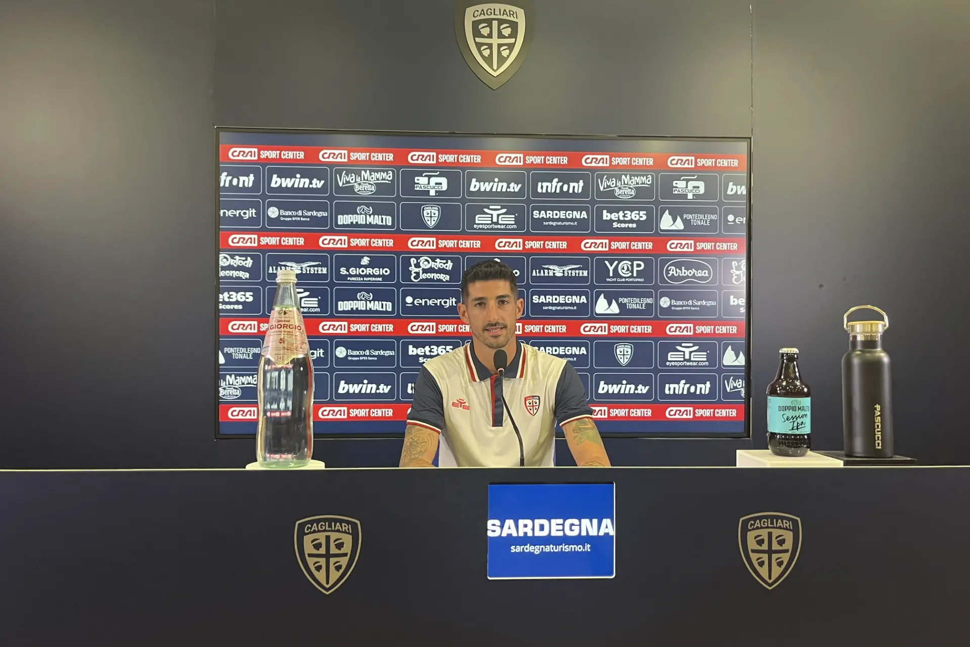 Deiola al suo undicesimo ritiro a Cagliari, il primo da capitano: «Daniele Conti un’ispirazione»