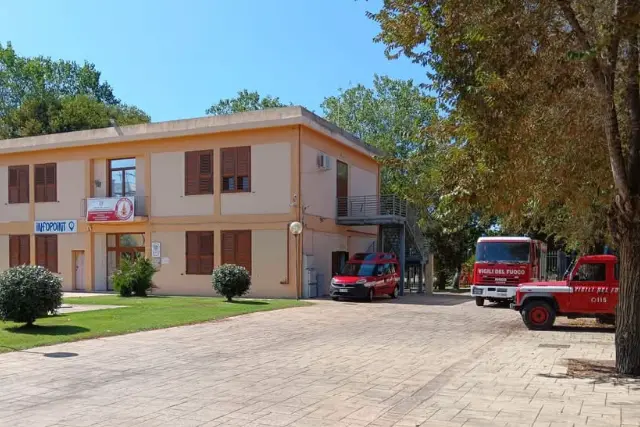 La sede dei vigili del fuoco a Valledoria (foto concessa)