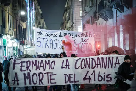 Una manifestazione contro il 41 bis (Ansa)