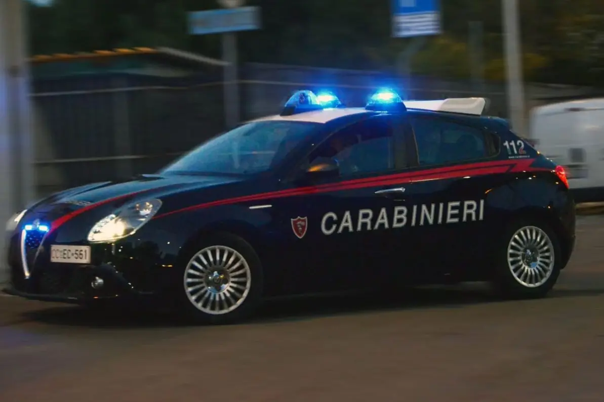 Un'auto dei carabinieri