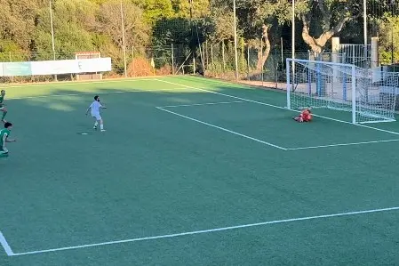 Rigore parato da Copetti, portiere dell'Arzachena