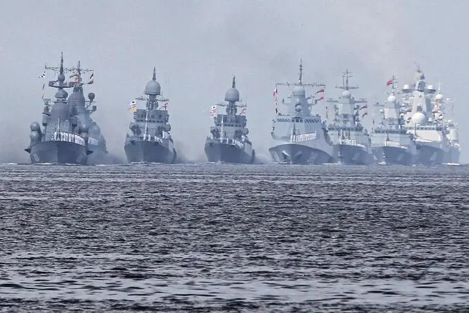 Esercitazione militare nel Mar Nero (Ansa)