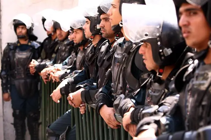 La polizia iraniana (Ansa)