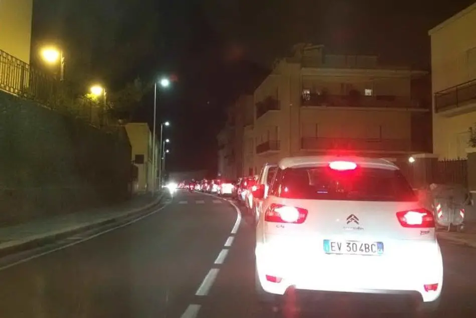 Traffico bloccato in viale San Vincenzo
