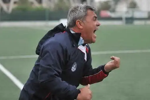 L'allenatore dell'Olbia Bernardo Mereu