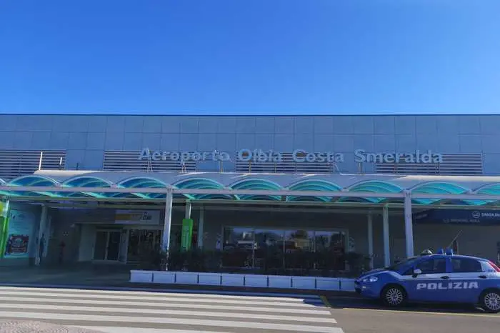 L'aeroporto di Olbia (Ansa)