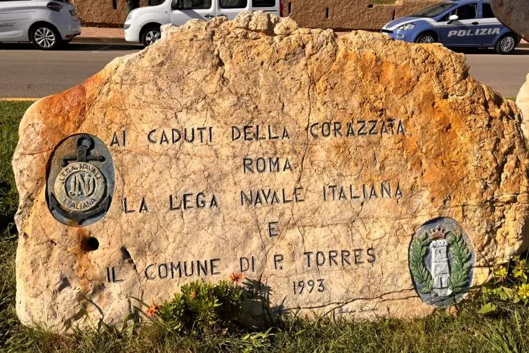 Piazza Caduti Corazzata Roma - Porto Torres (foto Pala)
