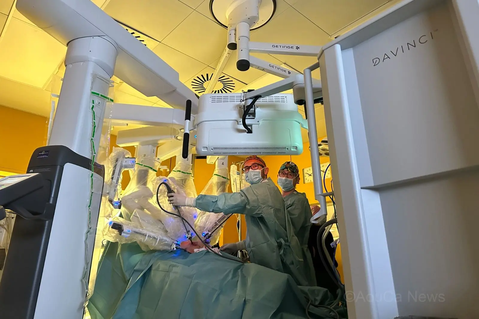 Al Policlinico dell'Aou di Cagliari i primi due interventi con il robot Da Vinci Xi Il robot Da Vinci