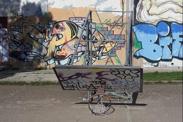 Sassari: il campo di street basket diventa terra di nessuno