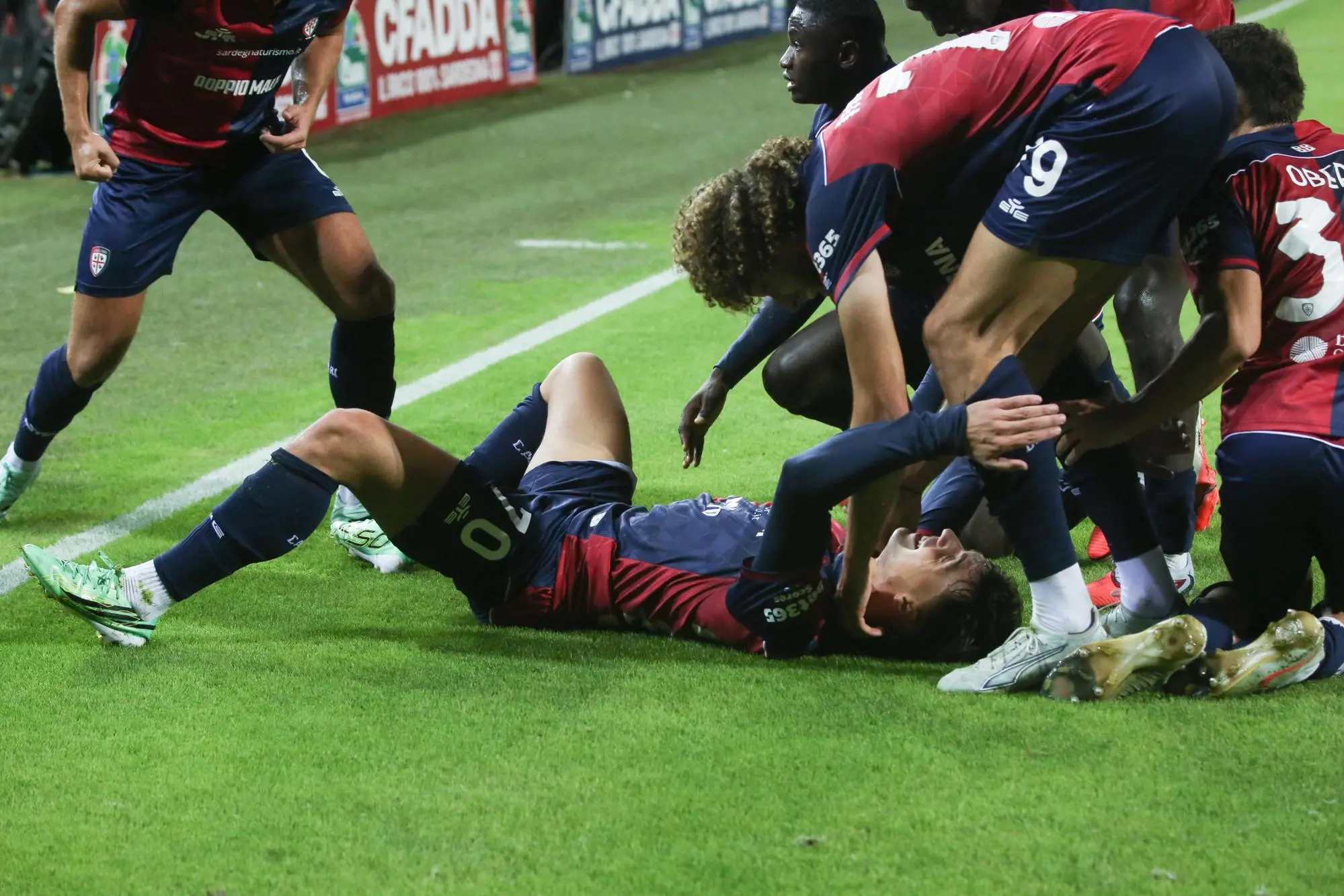 Monza-Cagliari, le probabili formazioni: Pisacane pensa a una novità in attacco L'esultanza del Cagliari per il gol di Daniel Maldini contro la Juventus (foto Ansa)