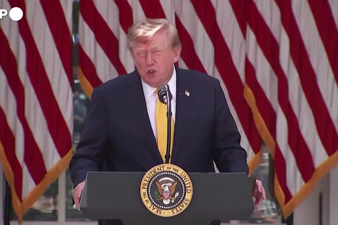 Trump collega i vaccini all'autismo: "Ai bambini 5 piccole dosi anziché una massiccia"