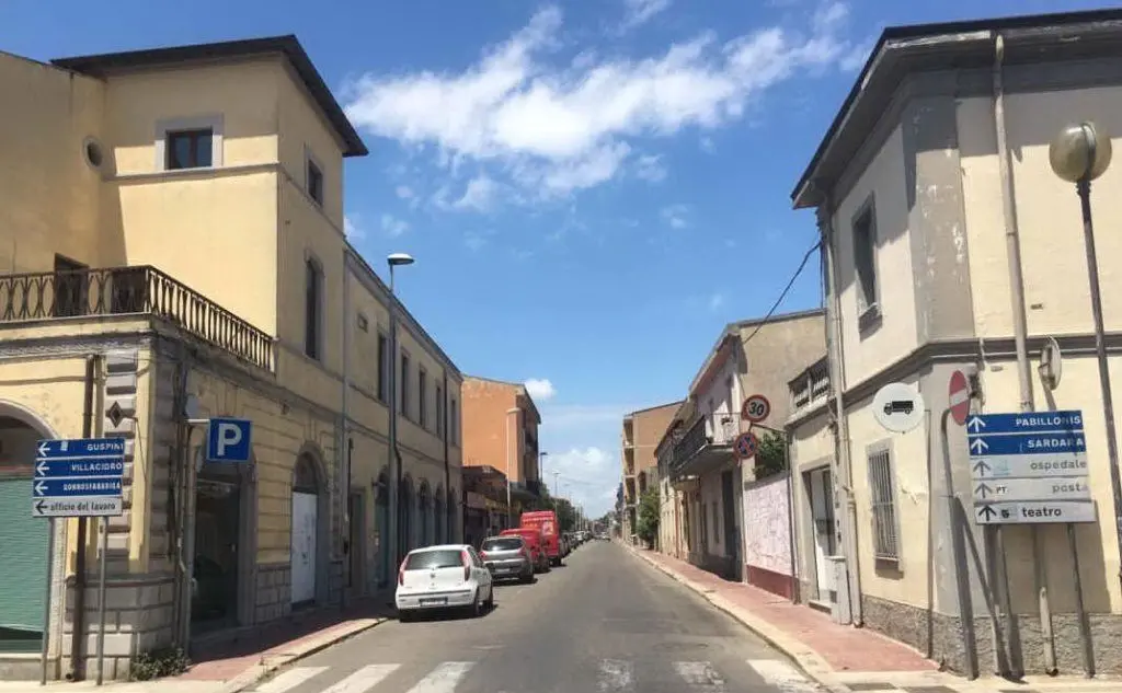 Viale Trieste, una delle strade principali di San Gavino (foto Pittau)