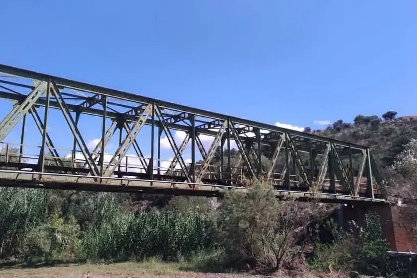 Il ponte di Barrali (L'Unione Sarda - foto Sirigu)