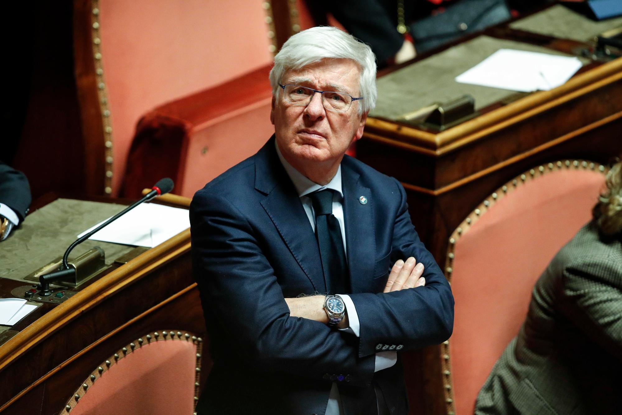 Il senatore Romani indagato per peculato: “Ha preso 350mila euro dai conti di Forza Italia”