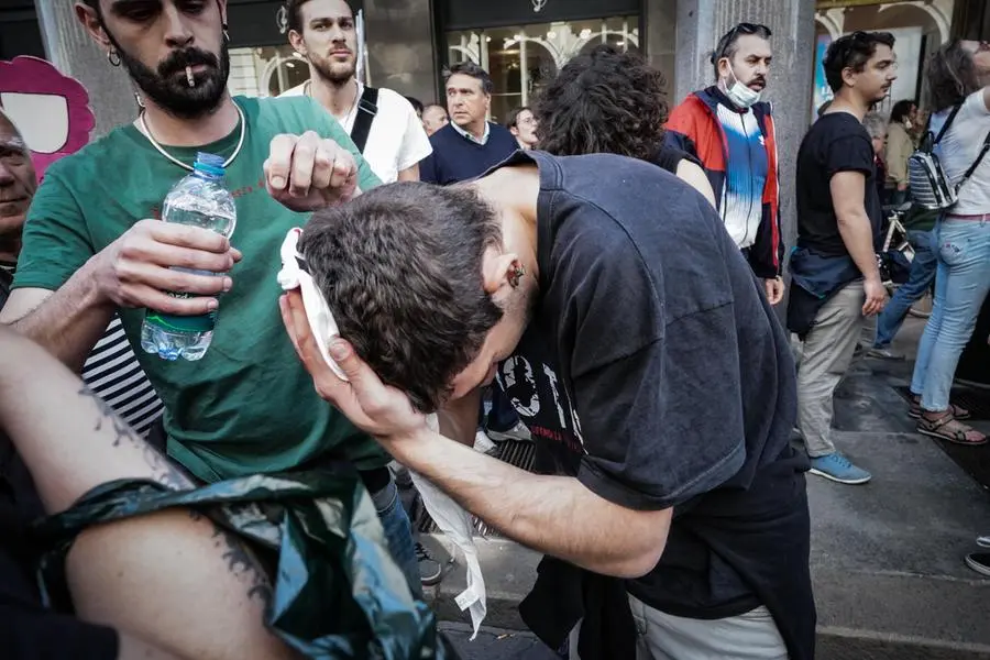 Un ferito al corteo del Primo maggio a Torino (Ansa - Romano)