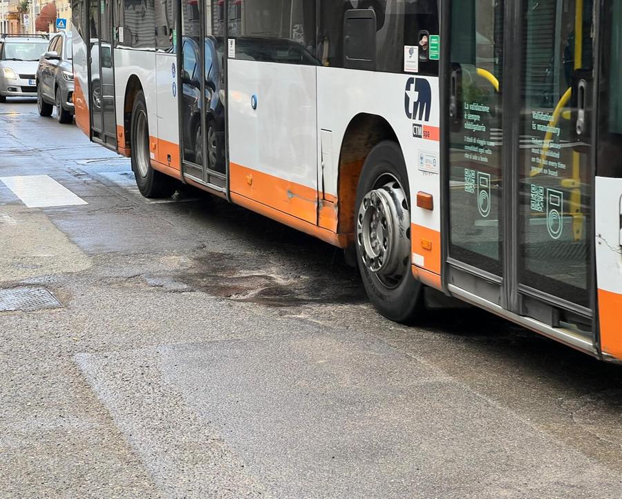 «Asfalto dissestato, paghi anche il Ctm»