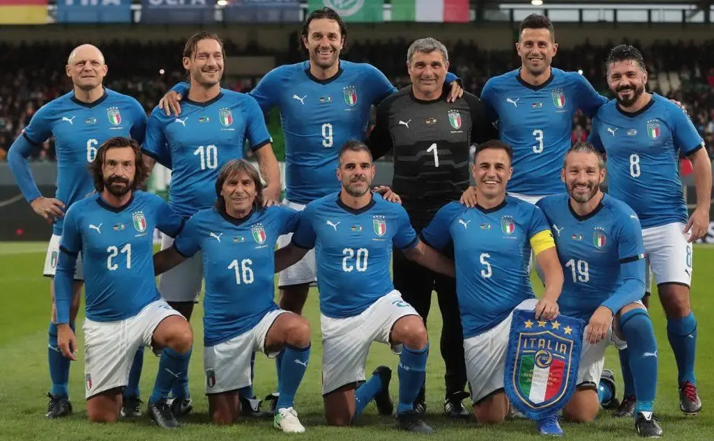 Una formazione di leggende della Nazionale