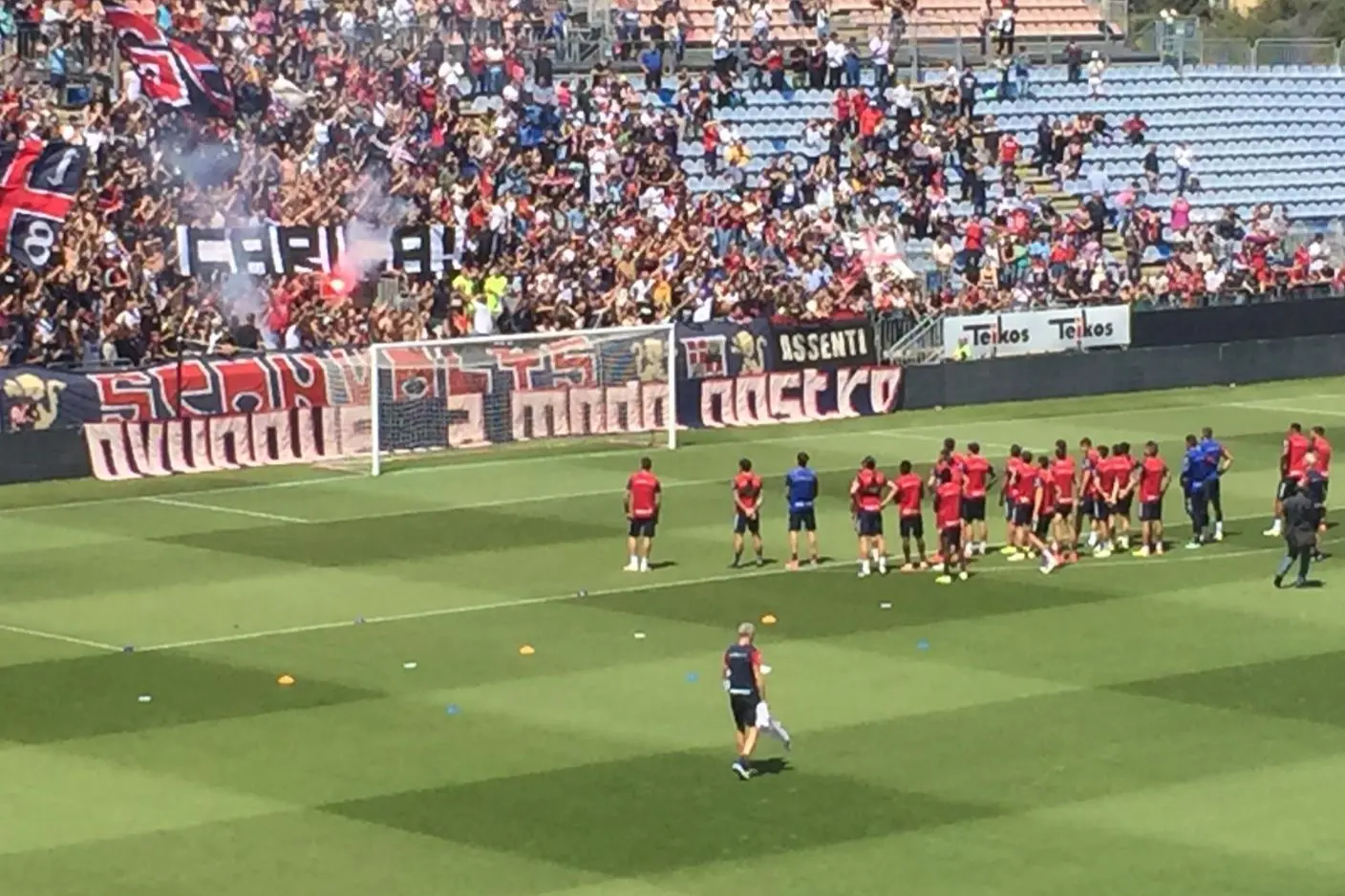 L'ultimo allenamento a porte aperte del Cagliari alla Domus, nella scorsa stagione