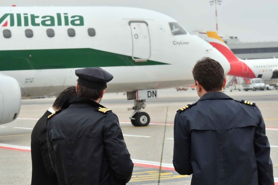 Nuovo rinvio per la cordata, nebbia sul futuro di Alitalia