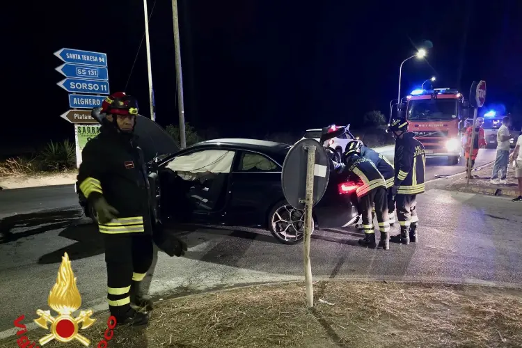 L'intervento dei vigili del fuoco a Platamona