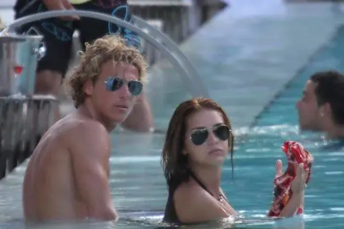 Diego Forlan e Zaira Naira a Miami (LaPresse9