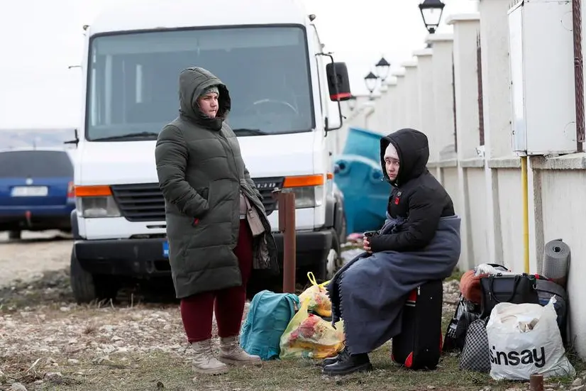 Rifugiati ucraini in fuga dalla guerra (Ansa-Epa)