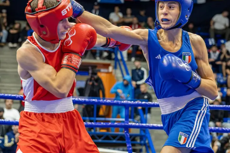 Il pugile Maltoni sulla destra (foto concessa)