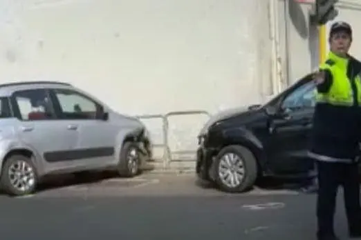 Le auto coinvolte (L'Unione Sarda - Pintori)