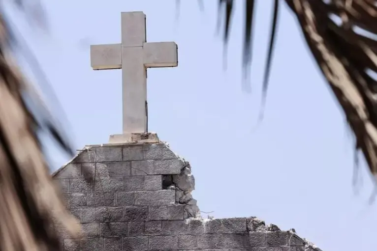 La chiesa a Gaza distrutta dai raid israeliani