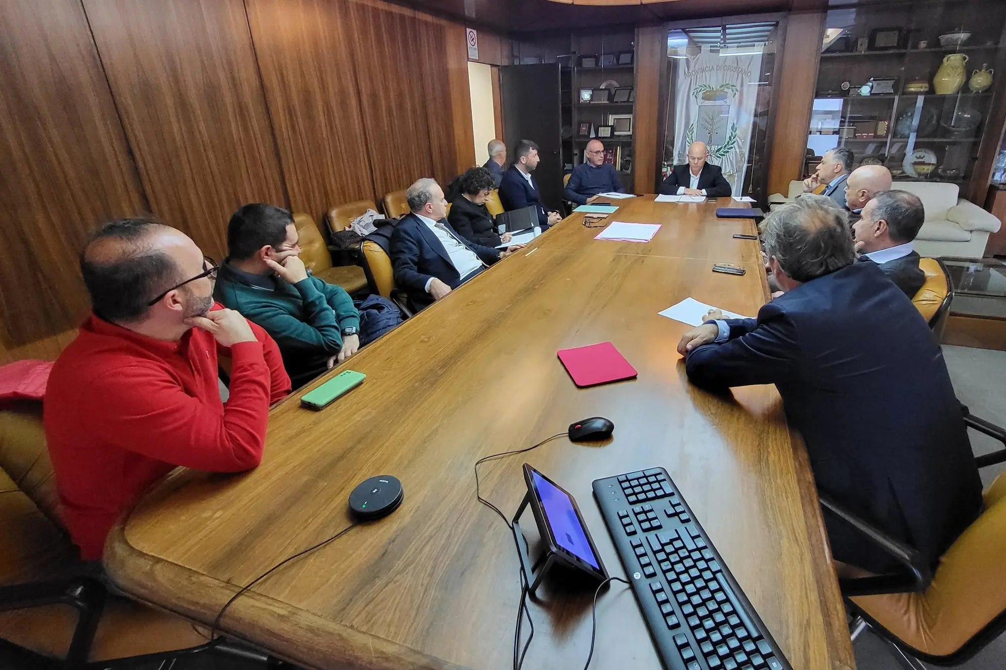 Incontro sul nuovo sistema di allerta nel sottopasso di Terralba (foto Corrias)