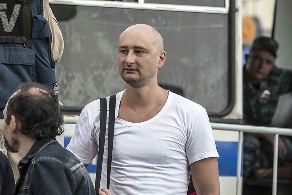 Ucraina, lo scrittore russo Babchenko ucciso in casa