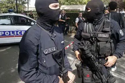 Polizia francese (Ansa)
